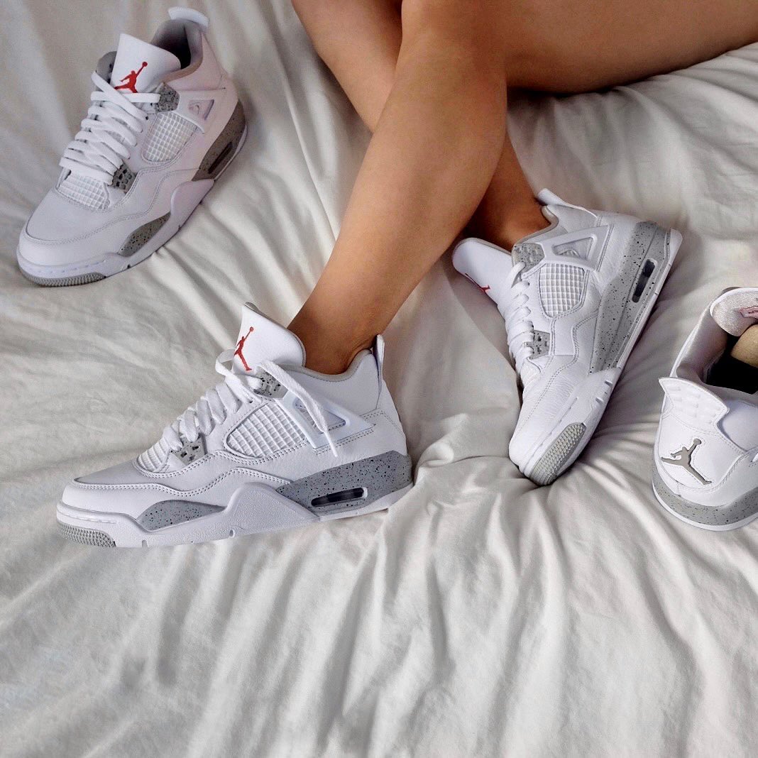 Air Jordan 4 'White Oreo'